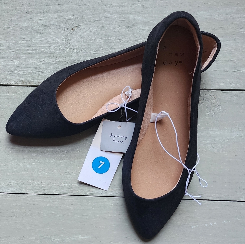 a new day Black Flats ~ faux suede NWt sz 7